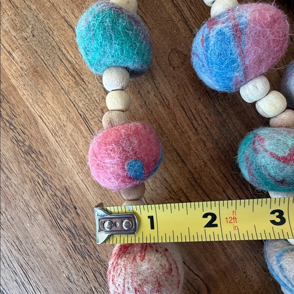 NWT World Market Colorful Marbled Wool Felt Ball & Natural Wood Bead Garland - Picture 5 of 17